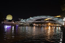 그 밤, 광장에서 펼쳐진 음악과 댄스의 열기