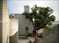 두 개의 성당을 품은 밀양 명례성지