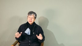 을로 밀려난 사람들의 삶, 문학의 역할은 향기와 조명을 주는 것