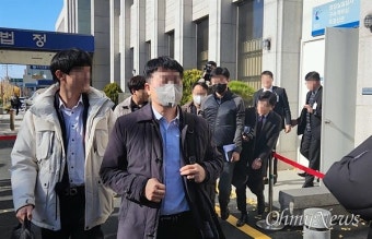 [단독] 검찰 불구속기소 직후, 사건 브로커 '벤츠' 받았다