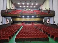 손으로 영화간판 그리는 88년된 극장, 와 보실래요?