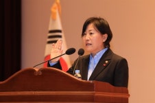 송미령 장관 취임 일성은 현장 농정... 든든한 농정 전환