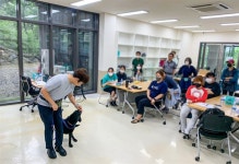 반려견은 무조건 밖에 나가면 사회화? 그거 아닙니다