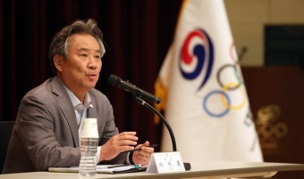 문체부와 싸우는 대한체육회 회장... 왜?