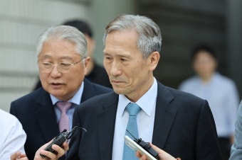 '블랙리스트' 김기춘, '댓글공작' 김관진 특별 사면