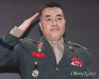 [오마이포토] 김근태상 수상한 박정훈 대령