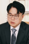 군남제일장의사 | 입틀막 당한 의사 "대통령 눈귀 가려져... 군부독재 다시 온듯"