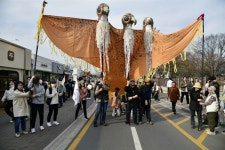 경주 황리단길에 등장한 대형 학... 핵발전 중단하라