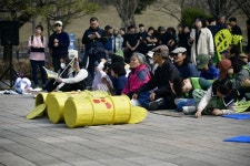 경주 황리단길에 등장한 대형 학... 핵발전 중단하라