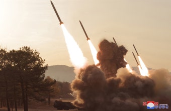 김정은, 18일 초대형방사포 사격훈련 현장지도