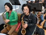 배워서 남 주려고 색소폰 배웁니다