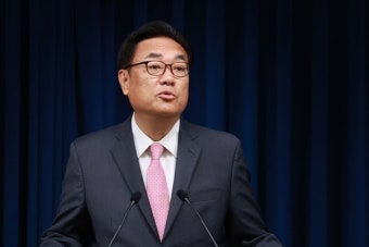 '친윤 맏형' 비서실장 임명에 야권 