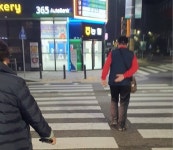 횡단보도 반도 안 간 엄마, 일부러 그러는 게 아니었네