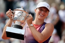 이가 시비옹테크, 롤랑 가로스 역대 세 번째 단식 3연패 대기록