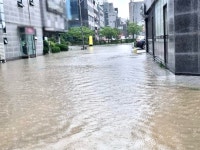 [영상] 지하주차장 밀려드는 물, 이 물건으로 막았다