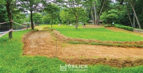 어린이 놀이시설 없애고 맨발걷기장 만드는 지자체