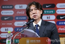 [오마이포토] 홍명보 축구 국가대표 감독 취임 기자회견