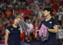 혼복 은메달 김원호, 4년 후 엄마의 길 따를까