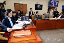 과방위, 답변 못하겠다  일관 김태규 방통위 직무대행 고발
