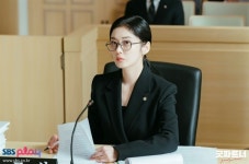 밥 차려야 좋은 아내? 여성 변호사 이혼 선언에 쏟아진 비난