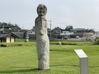 50여 명이 모두 침묵하면서 함께 걸어다닌 이유