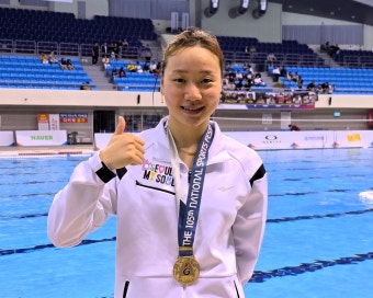 200m 배영 한국 신기록 쓴 이은지 