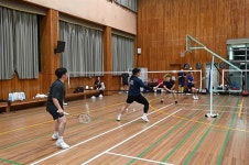 허리 아프지만, 평생 하고 싶죠 이들이 배드민턴을 사랑하는 이유