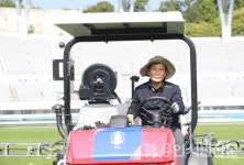 하늘도 도왔어요 축구 관계자 극찬한 용인잔디 뒷이야기