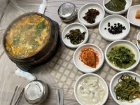 위중한 어머니 걱정하던 한 효자가 호수서 낚아낸 산삼