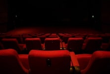 5분짜리 영화 극장에서 본 MZ, 제일 황당했던 점