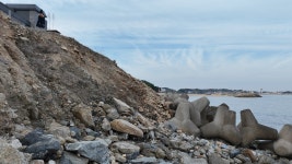 사각지대에 놓인 해안가, 침식현상 악화시키는 주범