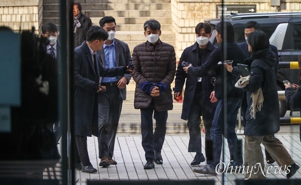 12·3 계엄사태 혐의 경찰청장 조지호, 법정 출석하며 묵묵부답