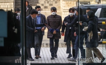 12·3 계엄사태 혐의 경찰청장 조지호, 법정 출석하며 묵묵부답