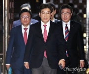 자성 대신 이재명 때리는 국힘 