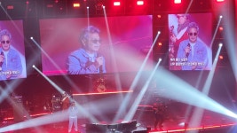 뼛속까지 로커, 김경호의 매력... 중장년 팬 사로잡은 시리즈 콘서트