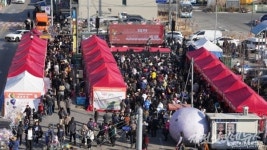빨간 오뎅 맛보러... 2만명이 이곳 찾았다