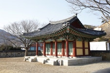여수 밤바다에 빛나는 거꾸로 브이의 정체