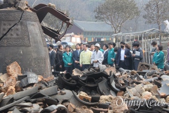 [오마이포토] 경북 산불 피해 현장 방문한 이재명