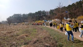 발안천을 걸으며 함께 웃었어요