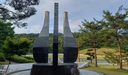 5.18 사적지 표지석에 조각가 이름 빠진 이유