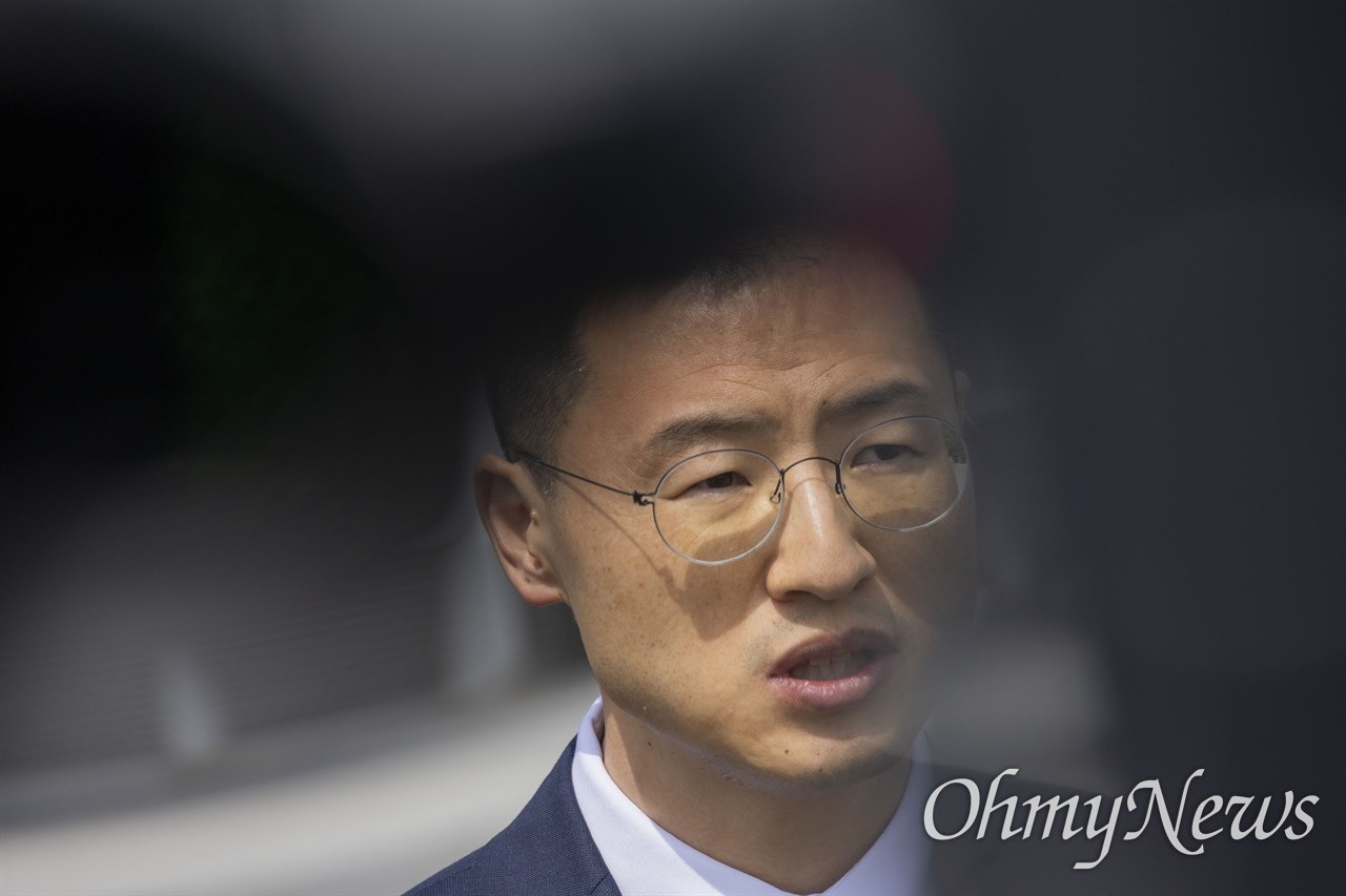 김상욱 의원, 국민의힘 탈당 후 더불어민주당 입당 논란