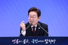 이 대통령 국정지지율 65%... 보수층에서도 평가 변했다