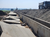 자원봉사 일손도 부족,  치우기도 막막한 예산군 수해 현장