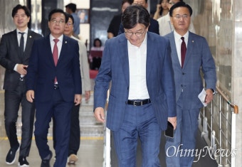 [오마이포토] '통일교 금품 수수 의혹' 권성동 표정 '밝음'
