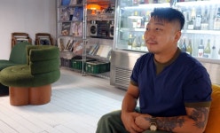 1920년대 대화장 여관에서 낯선 사람과 대화를