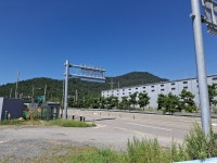 황금산, 10년 개발 약속은 사라지고 간이화장실만 남았다