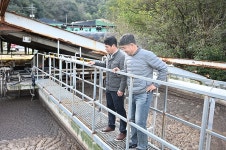 냄새 나지 않는 축사는 처음