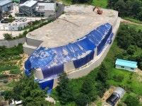 옹벽 무너질까 봐 밤 잠 설쳐요