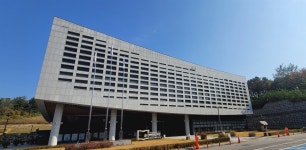 장난감으로 유명한 도서관, 비밀 공간은 따로 있습니다