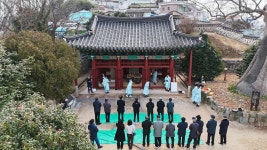 여수서 제427주년 이충무공 추모 제례 휘신제 봉행